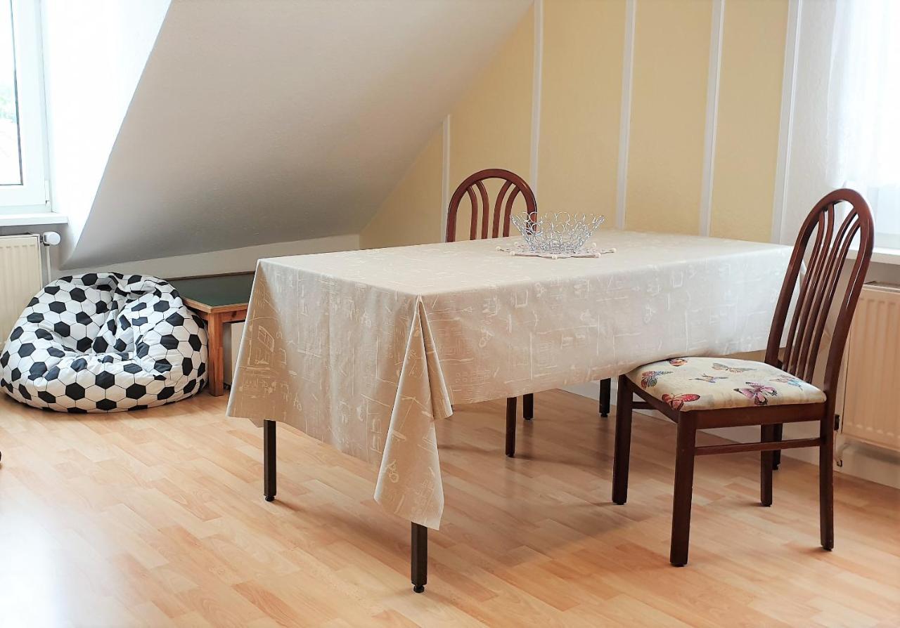 Apartment Bayreuth, Grosse Ferienwohnung Im Haus Mit Kunst, 3 Schlafzimmer, Kueche, Parkplatz Ngoại thất bức ảnh