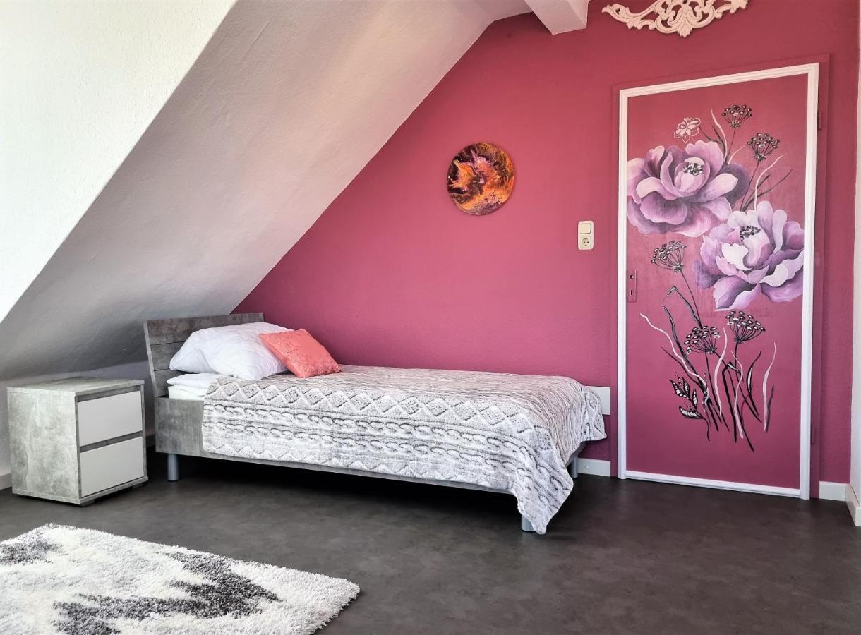 Apartment Bayreuth, Grosse Ferienwohnung Im Haus Mit Kunst, 3 Schlafzimmer, Kueche, Parkplatz Ngoại thất bức ảnh