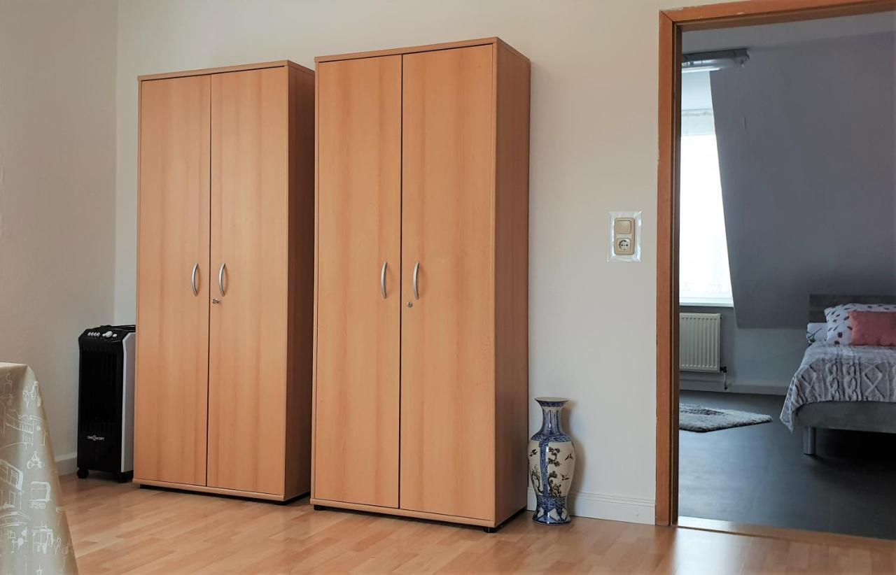 Apartment Bayreuth, Grosse Ferienwohnung Im Haus Mit Kunst, 3 Schlafzimmer, Kueche, Parkplatz Ngoại thất bức ảnh