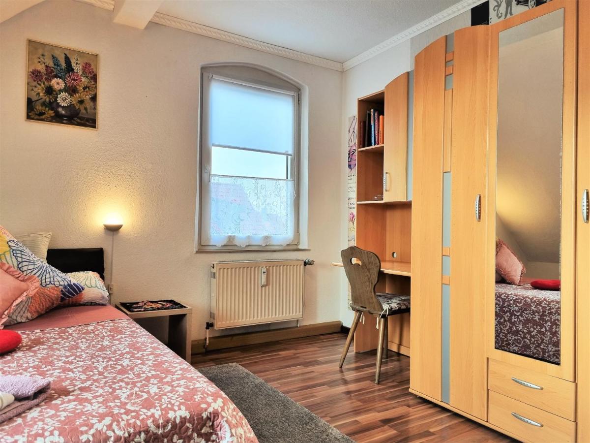 Apartment Bayreuth, Grosse Ferienwohnung Im Haus Mit Kunst, 3 Schlafzimmer, Kueche, Parkplatz Ngoại thất bức ảnh