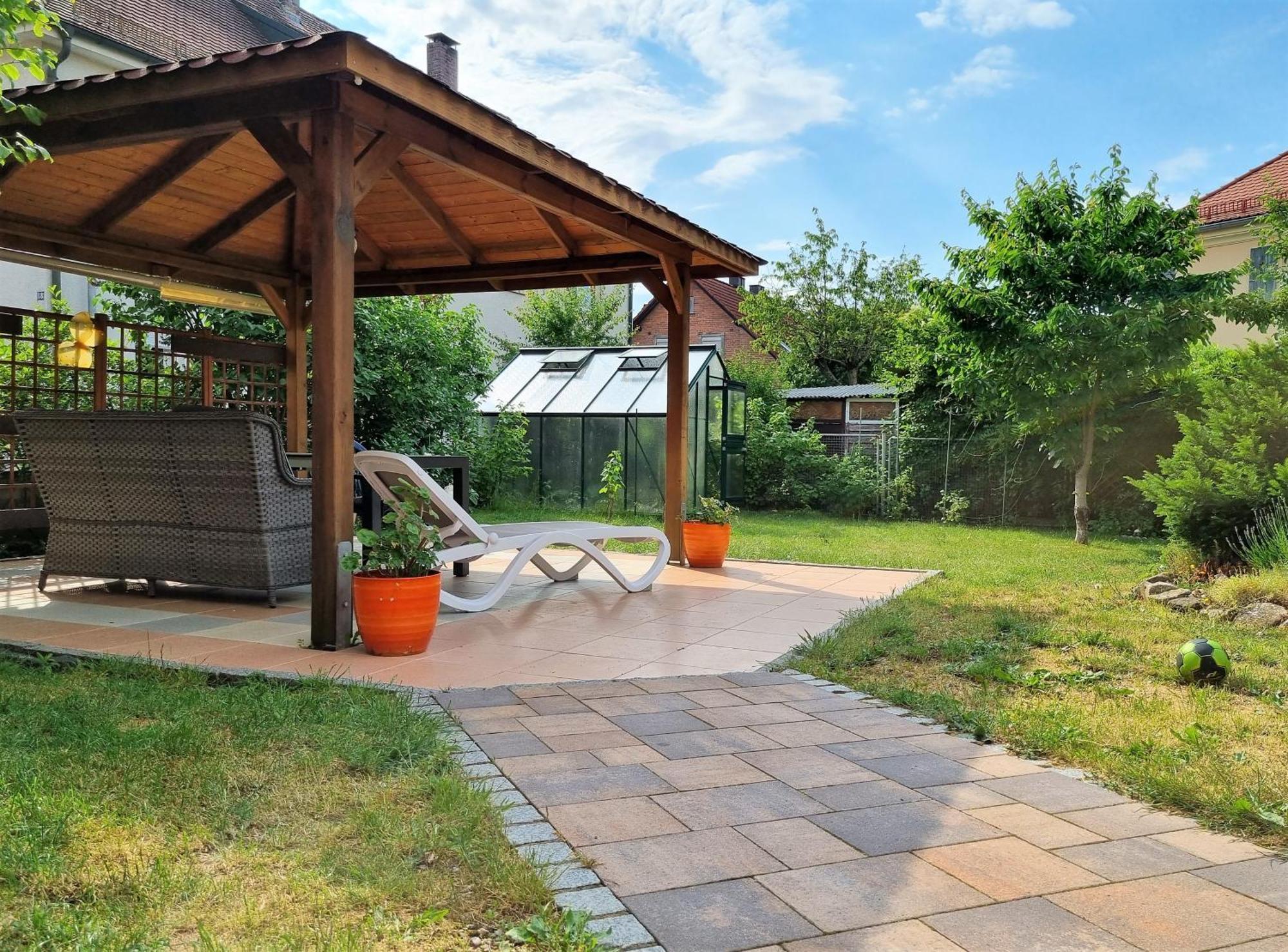 Apartment Bayreuth, Grosse Ferienwohnung Im Haus Mit Kunst, 3 Schlafzimmer, Kueche, Parkplatz Ngoại thất bức ảnh
